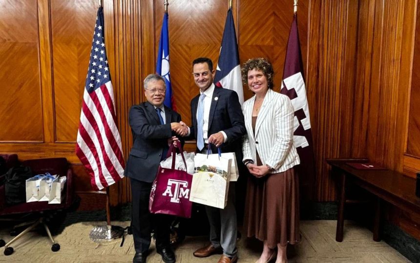 國際科研結盟再升級　中央大學與德州農工大學深化太空科學合作